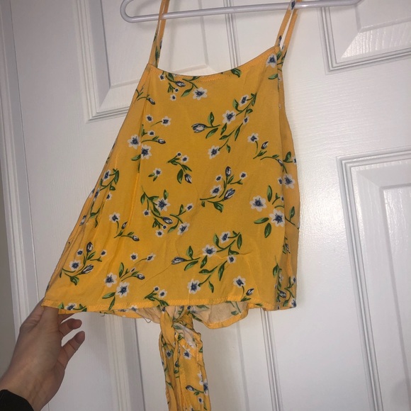 Cute Kendall & Kylie Yellow Tie Back Crop Top - Picture 2 of 6